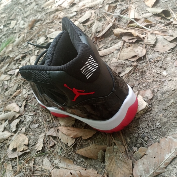Jordan 11 - Picture 3 of 4
